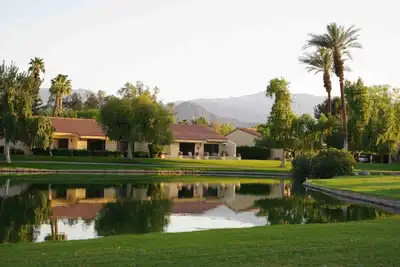 Image de Villa de luxe avec deux chambres et deux salles de bains au Palm Desert Resort & Country Club