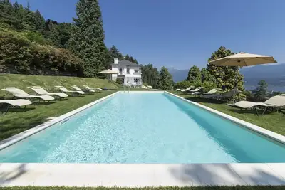 Image de vacances location villa Italie, région des lacs, le lac Majeur, vue, piscine, air conditionné, à long terme, à court terme ho