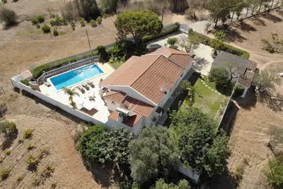 Image de Villa individuelle avec piscine privée et barbecue. Tranquility totale
