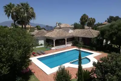 Image de Villa de luxe isolée, tout confort, à proximité de Marbella, Puerto Banus