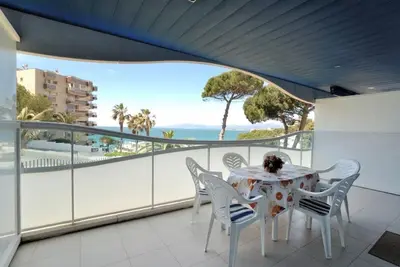 Front De Plage «Les Ones», Wifi Gratuit, Piscine, Parking, Tout Compris
