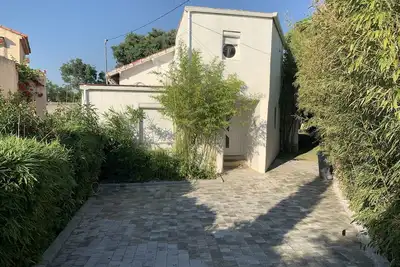 Image de Villa ideal pour 11 avec 5 chambres, 4 salles d'eau, piscine, parking privé.