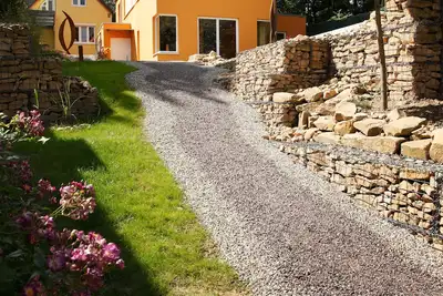 Image de Luxueuse maison d'architecte 5 étoiles dans un jardin de sculptures avec une vue magnifique