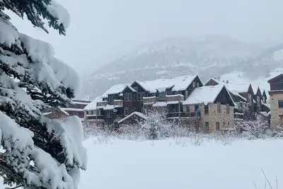 Image de Telluride 3b / 3b, rivière et montagne, pas besoin de voiture, 2 pâtés de maisons de Main St
