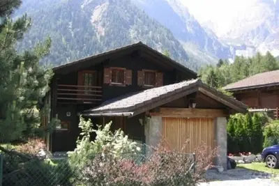 Image de Chalet très confortable et bien equipé dans un endroit tranquille