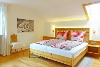 Image de grand appartement au dernier étage à Oberstdorf, vue fantastique sur la montagne