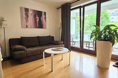 Image de Élégant appartement lumineux, très bien. Metro juste autour du coin. Internet