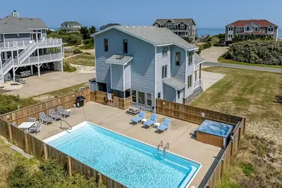 Image de Chambre du juge | 40 m de la plage | Piscine privée, bain à remous