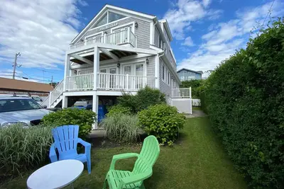 Image de Newport - vues sur l'océan, 6 salles de bain complètes, 8 chambres, 3 cuisines, 3 espaces de vie