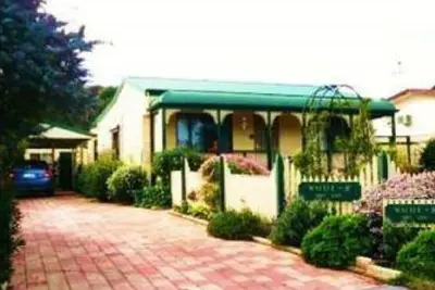 Image de Wattle-B-Cottage Lochsport Pet Friendly