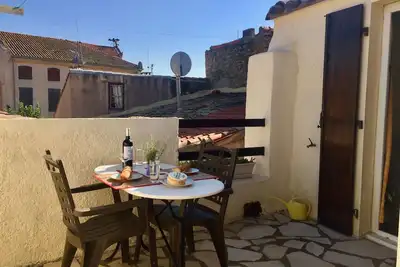 Image de Centre d'Olonzac, vues du marché, 2 chambres et terrasse privée sur le toit ensoleillé