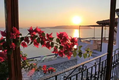 Image de Villa Dahlia-Piscine panoramique-Accés à la mer-Vue privilégiée sur la mer Egée.