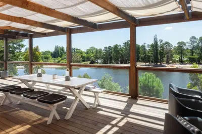 Image de The Lakehouse Beechworth - Façade du lac absolu