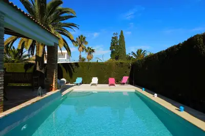 Image de Fantastique 4 chambres 2 salles de bain Villa avec piscine privée et grand jardin privé