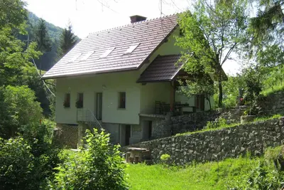 Image de Maison de campagne de Hotenjka avec trois chambres pouvant accueillir jusqu'Ă huit personnes