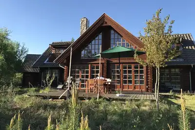 Image de Cabane en rondins de luxe, au milieu de la nature, propre plage. Wi-fi et installations modernes.