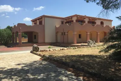 Image de Villa individuelle avec court de tennis et jardin