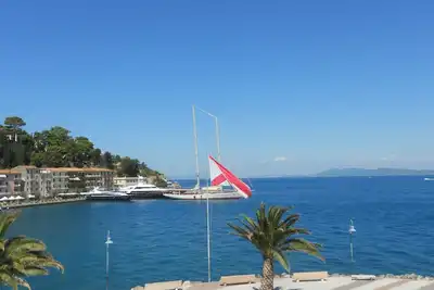 Image de Un balcon avec vue sur la mer bleue de l'Argentario