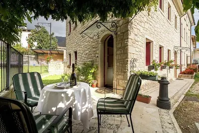 Image de Villa Marsica B: Un appartement confortable entouré d'un beau paysage.