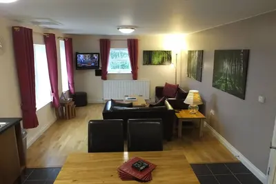 Image de Maggie's Mews est un spacieux chalet de luxe moderne, de belles vues, les animaux sont les bienvenus