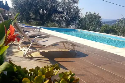 Image de Appartement dans villa avec piscine, jardin, grande terrasse, Wifi gratuit