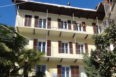 Image de Vue imprenable sur le lac et silence absolu dans une maison de tonnelle récemment rénovée