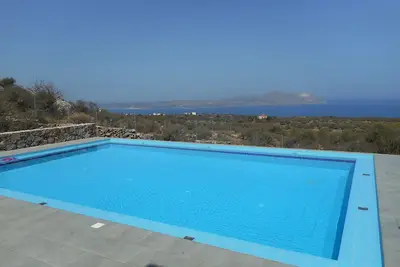 Image de Villa Le Cap : design et tranquillité dans un site enchanteur