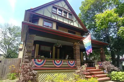 Image de 5 Chambre - Belle maison de siècle à quelques minutes du centre-ville et du lac