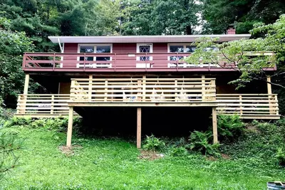 Image de Maison contemporaine rénovée en 2016, tout est neuf! Marche jusqu'au lac Leesville