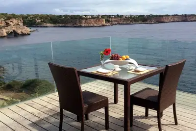 Villa Moderne Front De Mer, vue incroyable, belle plage de sable en quelques pas, WiFi gratuit