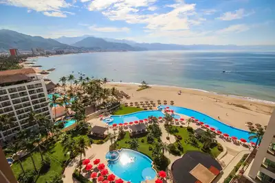Image de Condo en bord de mer vue imprenable magnifique plage excellent emplacement