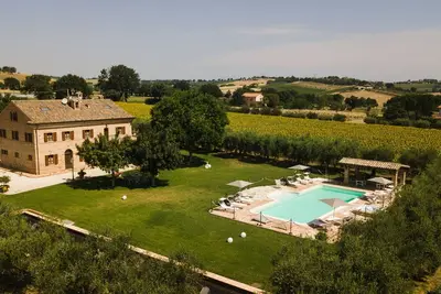 L'Olivo, app dans une villa typique avec piscine à 7 km de la mer, Senigallia, Marches