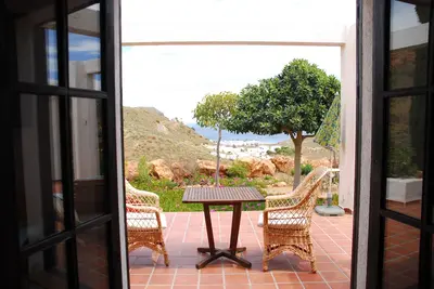 \"Offre SPÉCIALE\" Villa avec piscine surplombant la mer