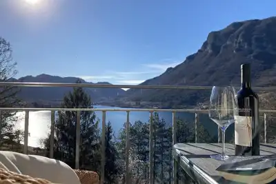 Image de Villa Carlotta type C1, superbe vue, grand balcon, à 300m du lac, 4-5 personnes.