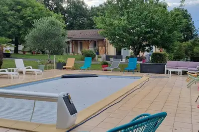 Image de Charmante maison de 6/8 couchages  climatisée avec piscine chauffée, à Lunan