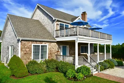 Image de Charmante maison Montauk Beach au large d'East Lake Drive - Coucher de soleil et vue sur l'eau