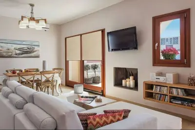 Image de Maison moderne dans le centre de Fira 5 pax