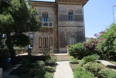 Image de Appartement dans Villa Liberty avec jardin donnant sur l'Etna et la mer