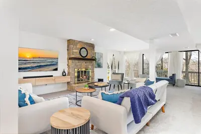 Image de Belle et bien meublée maison individuelle de 5 chambres à coucher