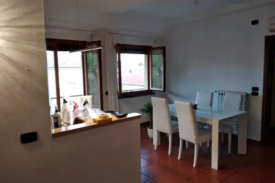 Image de Appartement complet très proche du centre ville dans un quartier calme et agréable.