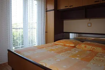 Image de Appartement de deux chambres avec le balcon Lopar, Rab (A-16389-b)