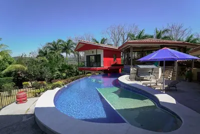 Image de Incroyable Villa Esparza Costa Rica pour jusqu'Ă 15 personnes