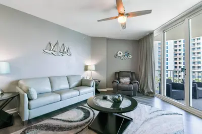 Image de Condo à aire ouverte avec balcon et commodités privés!