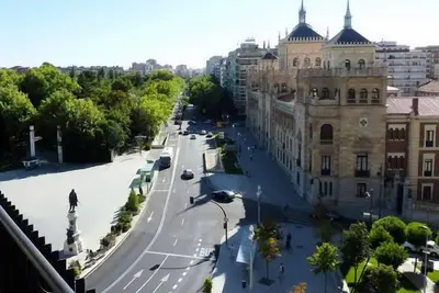 Image de Grand Appartement de 180m2, Avec 3 Chambres et Parking