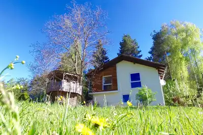 Image de Maison de montagne dans un endroit calme avec cabane dans les arbres près de Wörthersee