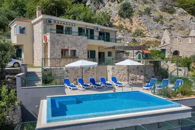 Image de Villa Makar avec piscine chauffée, pour 6 personnes