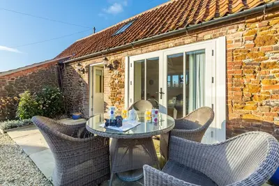 Image de Une fabuleuse conversion d'une grange bijou primée dans le paisible village de Ringstead