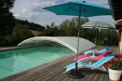 Image de Gite avec Piscine chauffée Nature et Calme en Auvergne-Rhône-Alpes