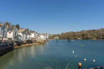 Image de Place View est un charmant cottage mitoyen traditionnel en terrasses.