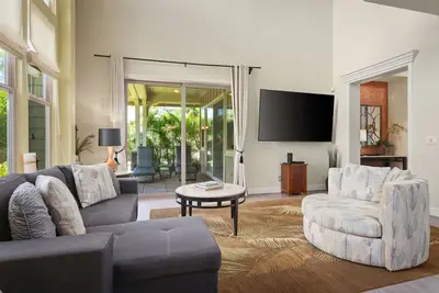 Image de 2 suite parentale avec véranda sur des étages séparés donne une grande intimité. Un Barbecue,